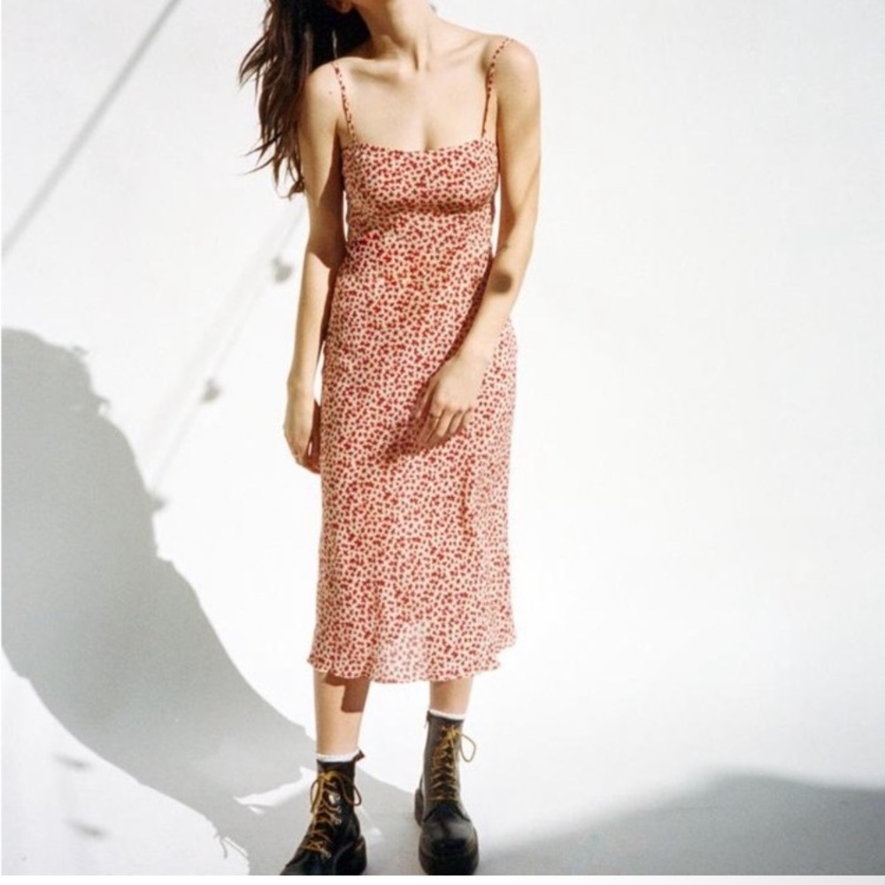 RÉALISATION PAR Amelia  100% silk floral dress